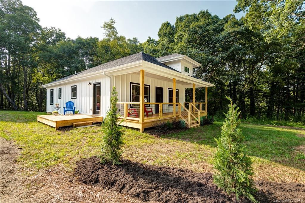 82 New Salem Rd., Swannanoa, NC 28778