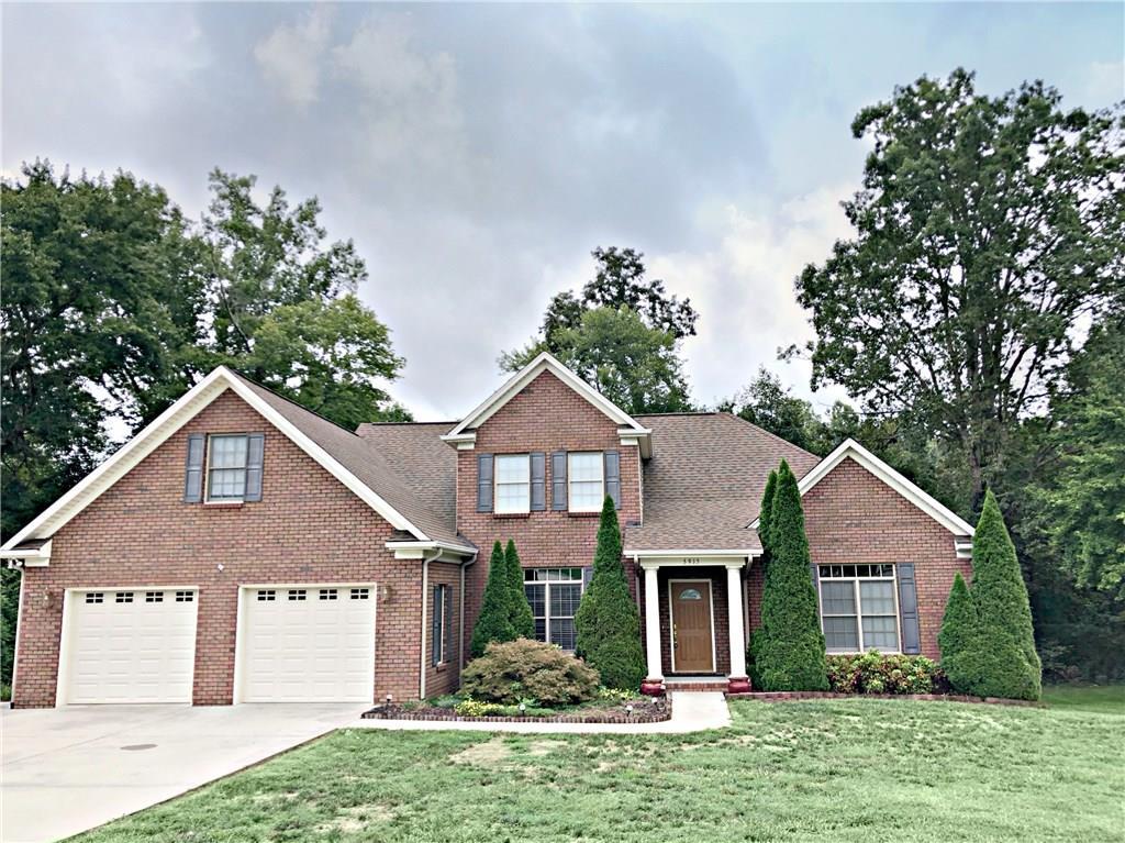 5915 Greenfield Ct., Hickory, NC 28602