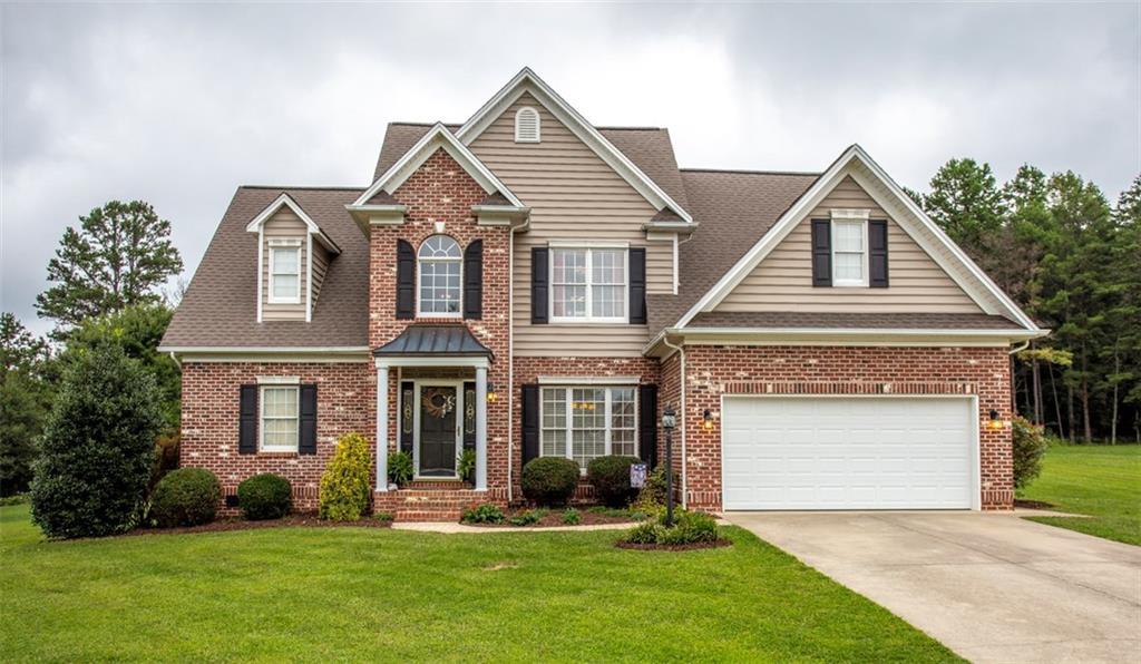 1477 Sweetbriar Ln., Hickory, NC 28602