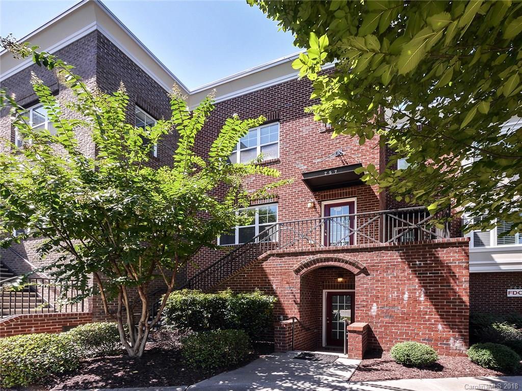 257 Harbour Place Dr., Davidson, NC 28036