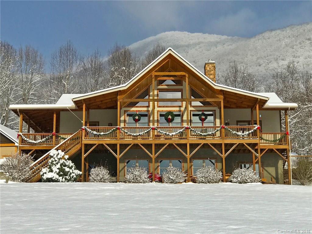 17 Babbling Brook Ln., Waynesville, NC 28785