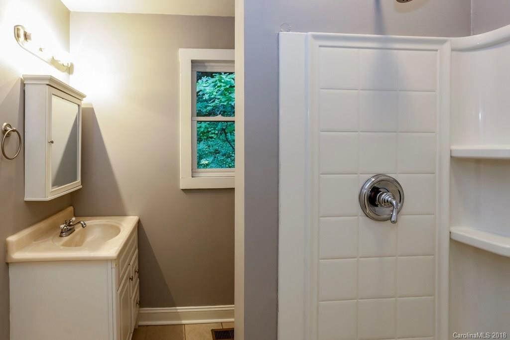 75 Rose Hill Rd., Asheville, NC 28803