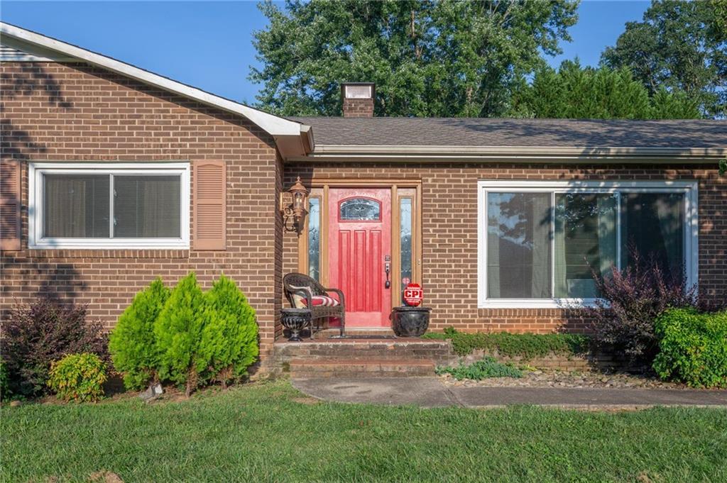 4043 Buff St., Hickory, NC 28602