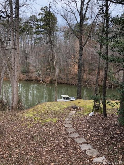 7744 Barry Ct., Sherrills Ford, NC 28673