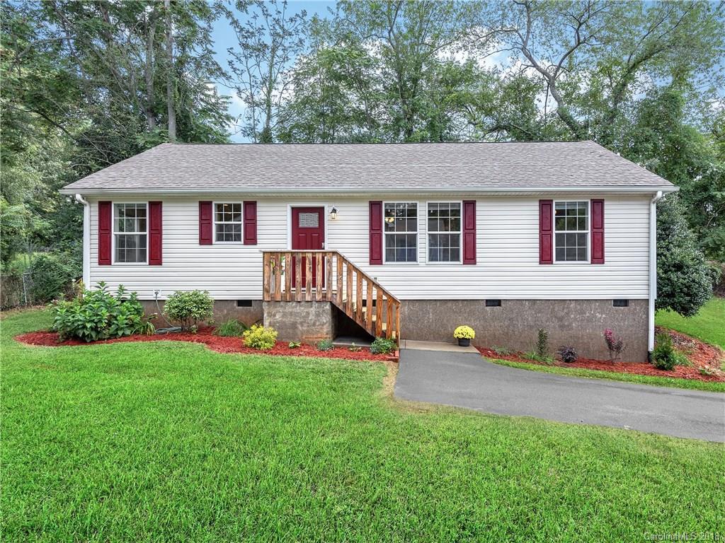 16 Clemson Ct., Asheville, NC 28806