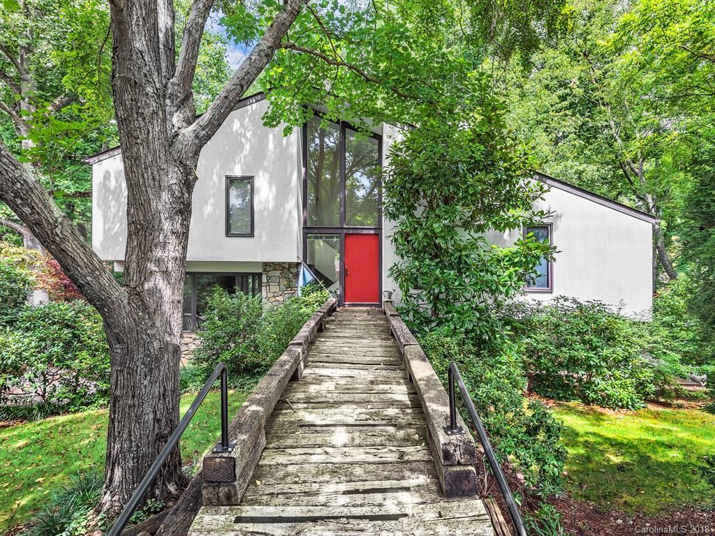 1 Beaverdam Ct., Asheville, NC 28804