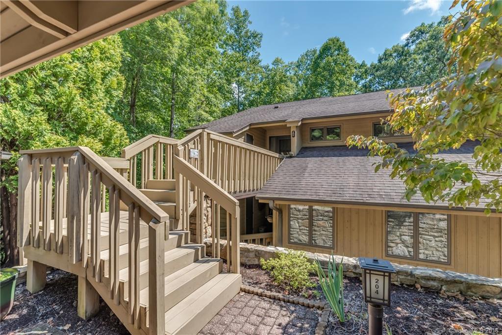 204 Live Oak Ln., Hendersonville, NC 28791