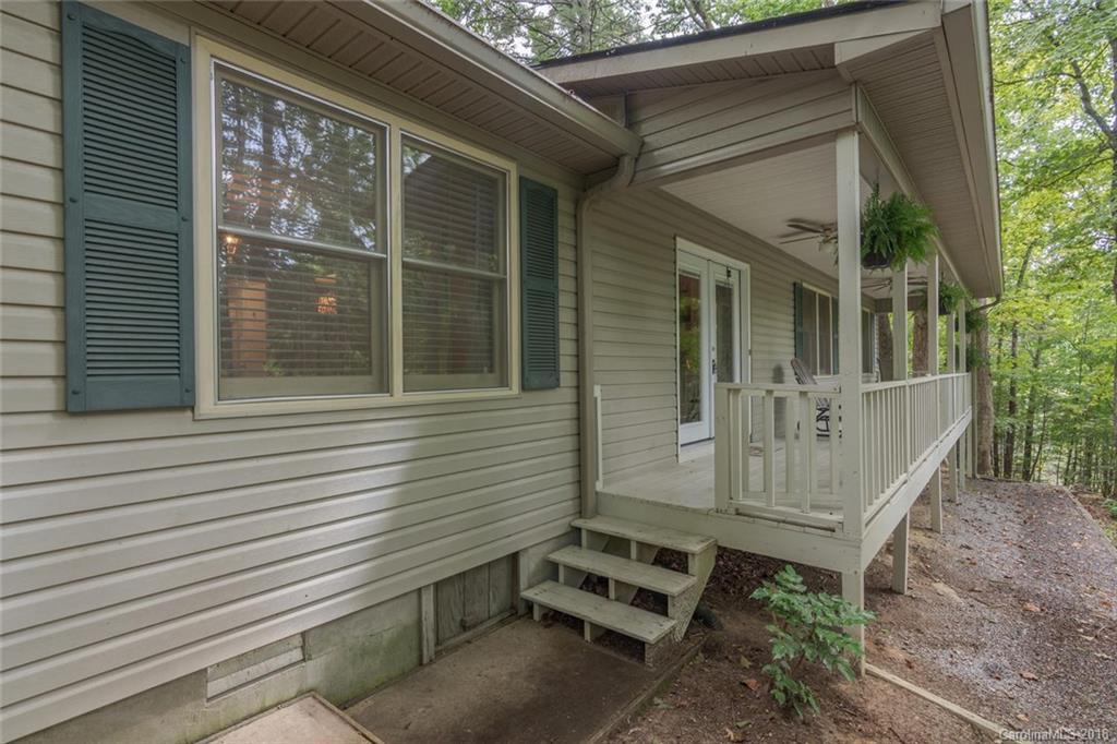 46 Falling Oak Ln., Hendersonville, NC 28739