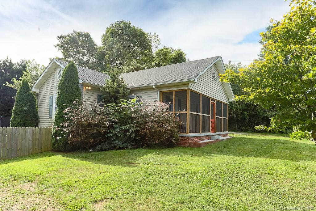 411 Glover St., Hendersonville, NC 28792