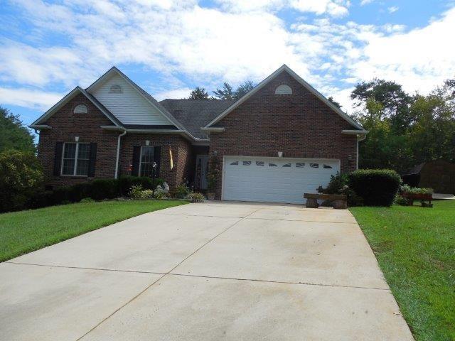 1950 Bear Paw None, Hickory, NC 28602