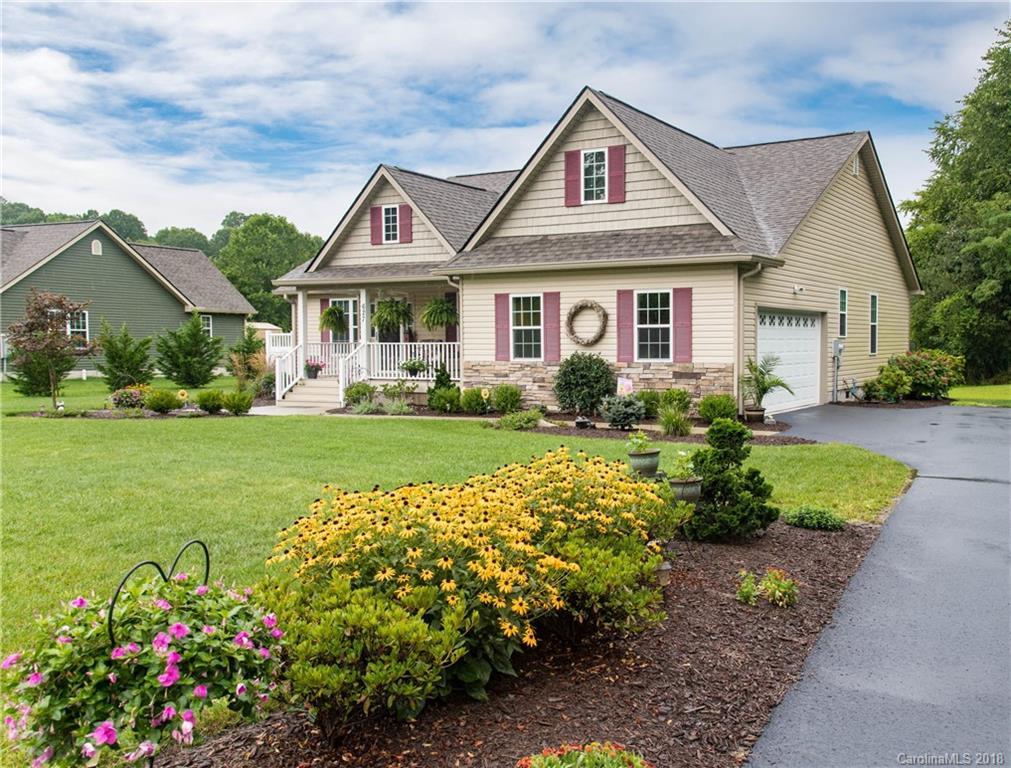 627 Clear Creek Rd., Hendersonville, NC 28792