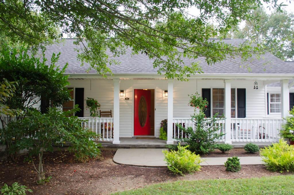 101 Red Cedar Dr., Hendersonville, NC 28792