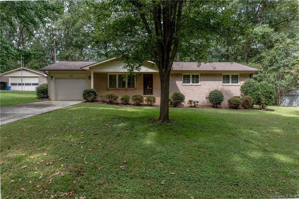 129 Woodcrest Rd., Mooresville, NC 28115