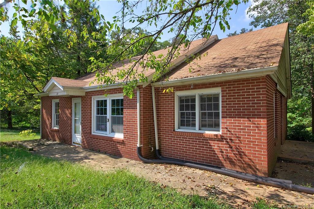32 10th St., Hickory, NC 28602