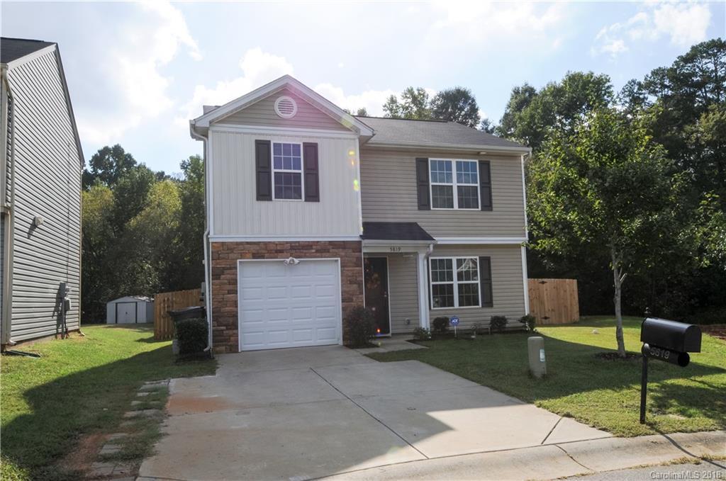 5819 Stonedale Ct., Charlotte, NC 28216