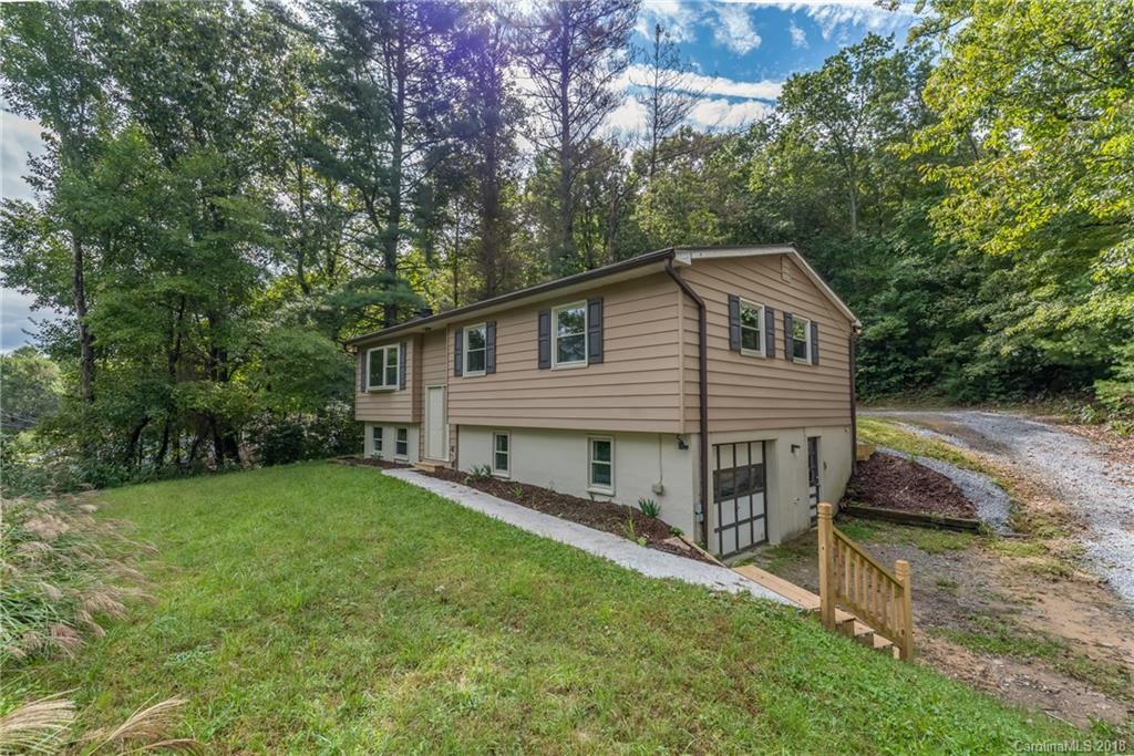 475 Mountain Rd., Hendersonville, NC 28791