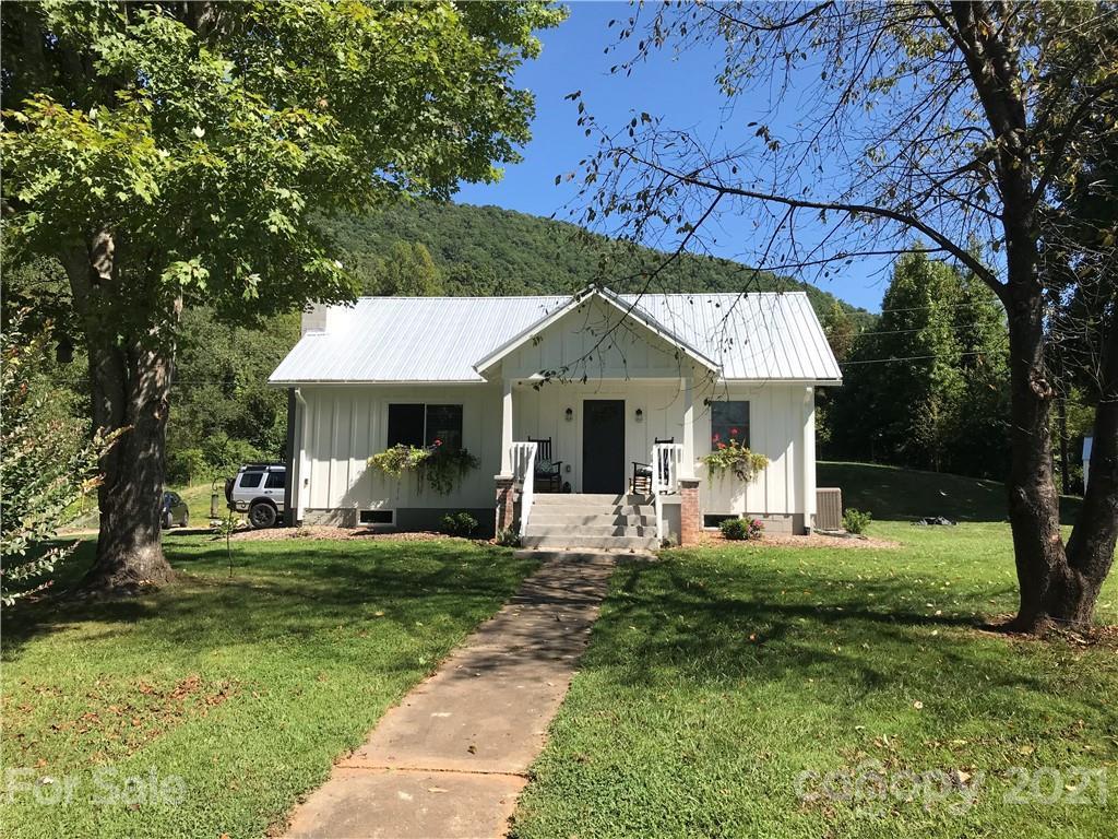 296 Pete Luther Rd., Candler, NC 28715