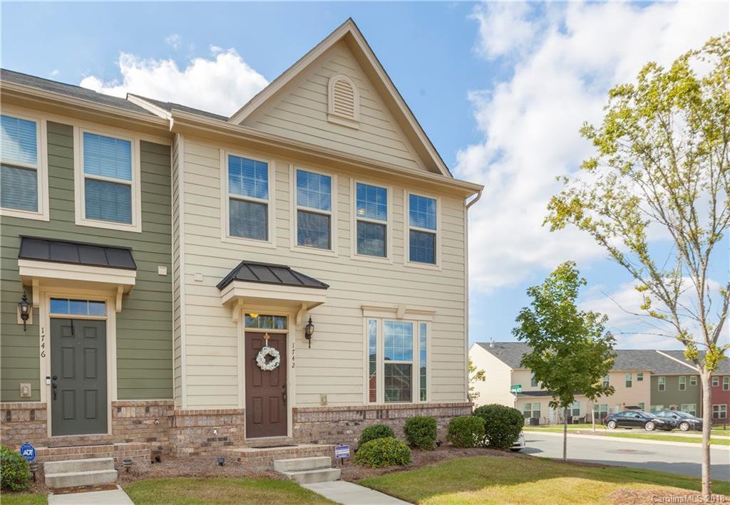 1742 Fleetwood Dr., Charlotte, NC 28208