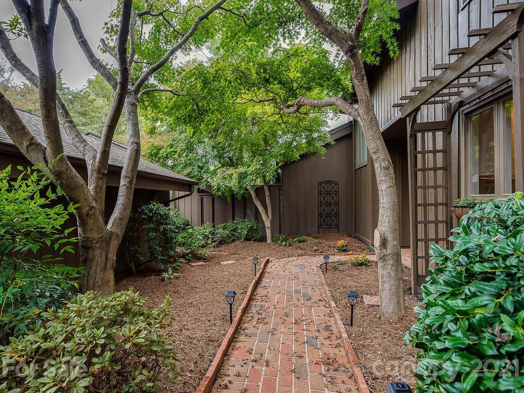 4908 Torrey Pines Ct., Charlotte, NC 28226