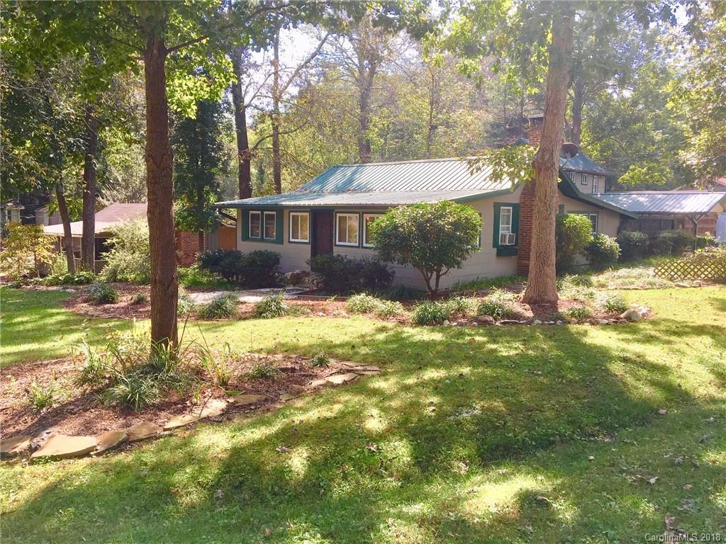 111 Green Haven Ln., Hendersonville, NC 28791