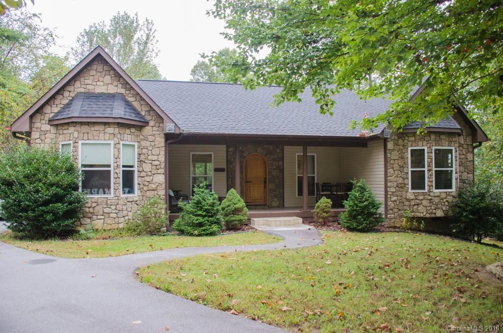 134 Buckeye Dr., Hendersonville, NC 28792