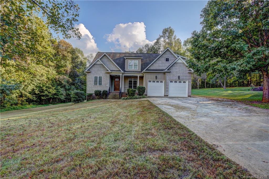 136 Blaythorne Ln., Statesville, NC 28625