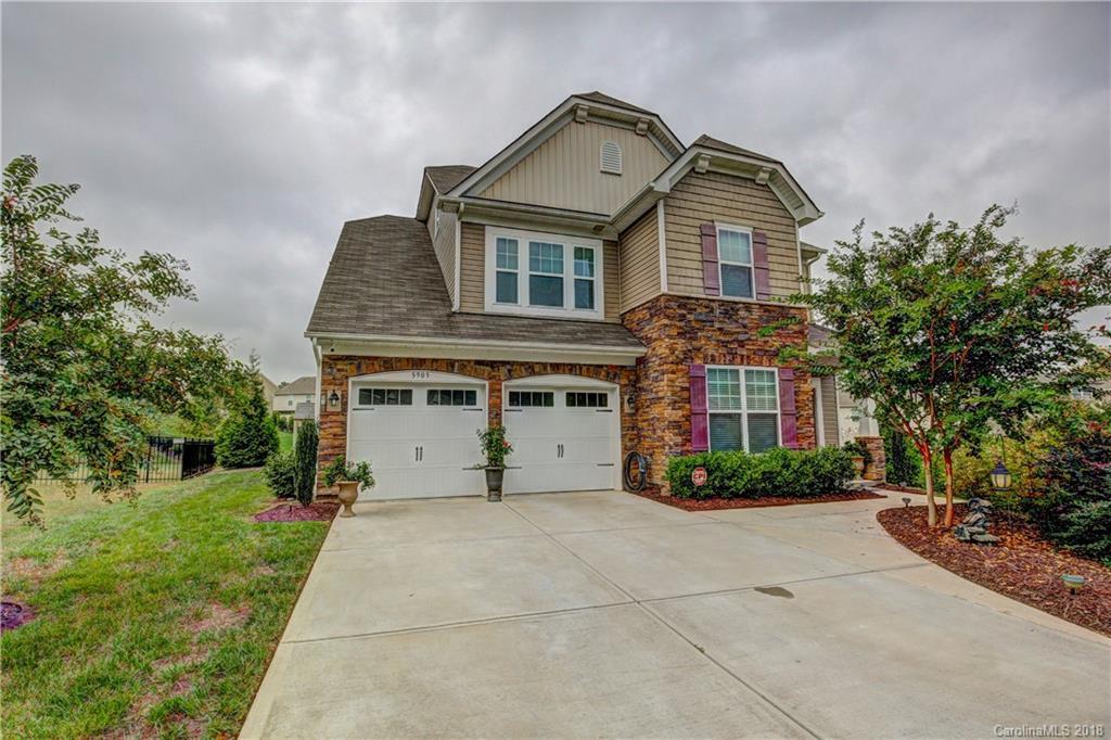 5905 Stirlingshire Ct., Charlotte, NC 28278