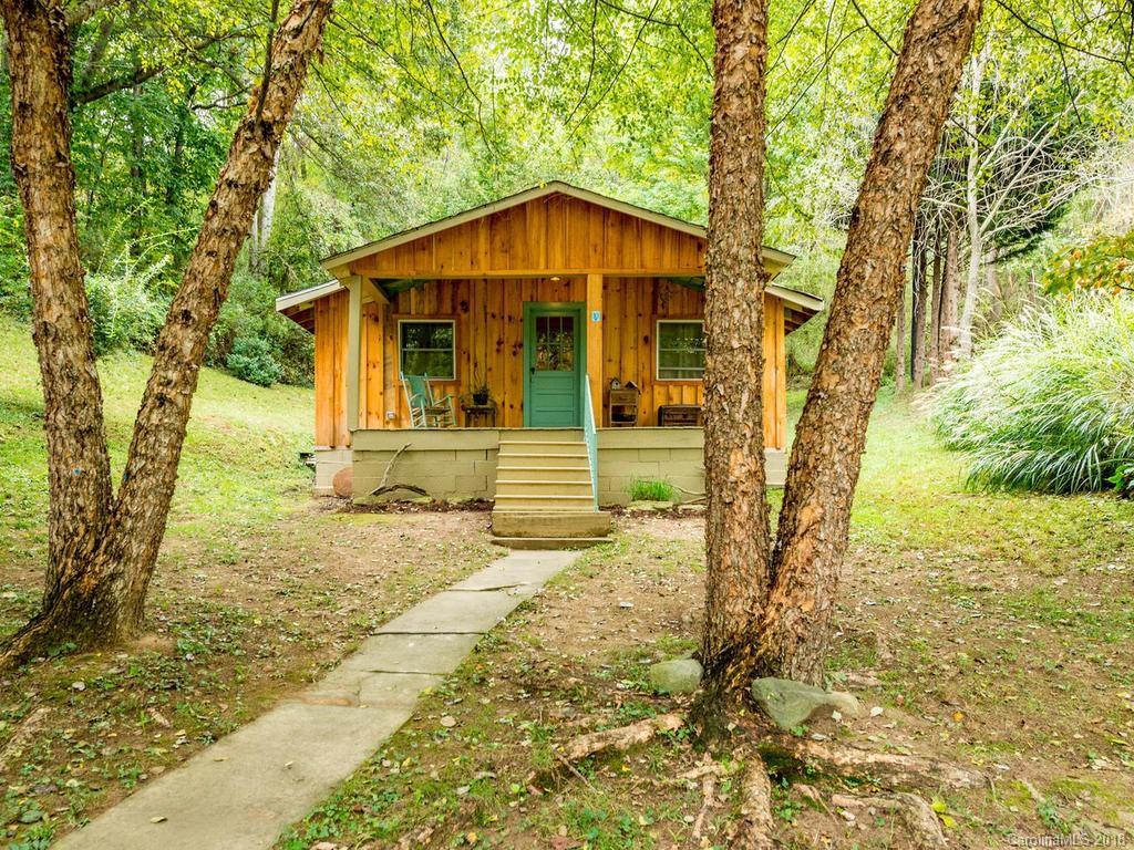 10 Clarendon Ave., Asheville, NC 28804