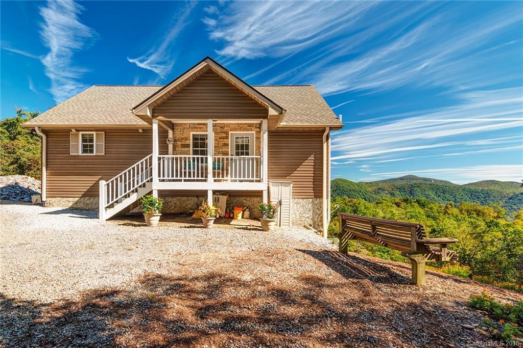 7 Autumn View Dr., Hendersonville, NC 28792