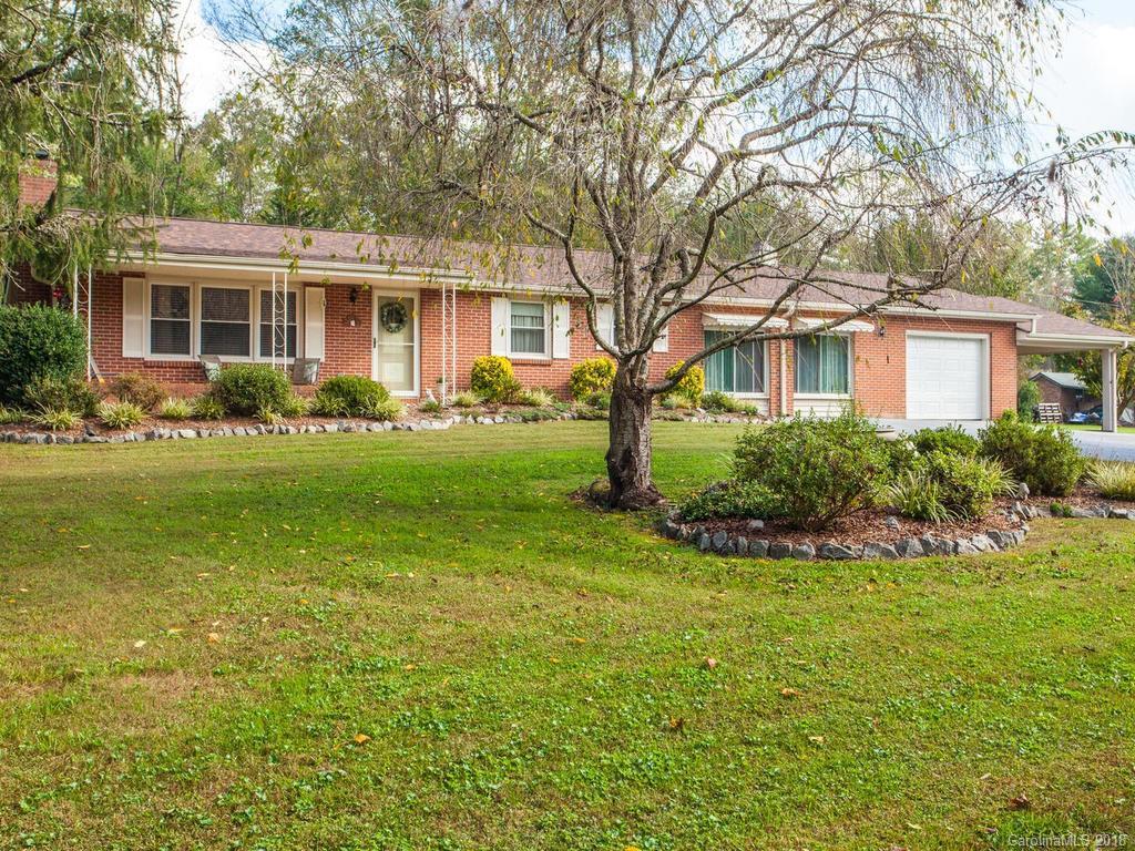 1004 Prestonwood Dr., Hendersonville, NC 28739