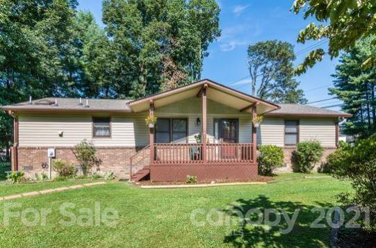 2 Sugarloaf Ln., Hendersonville, NC 28792