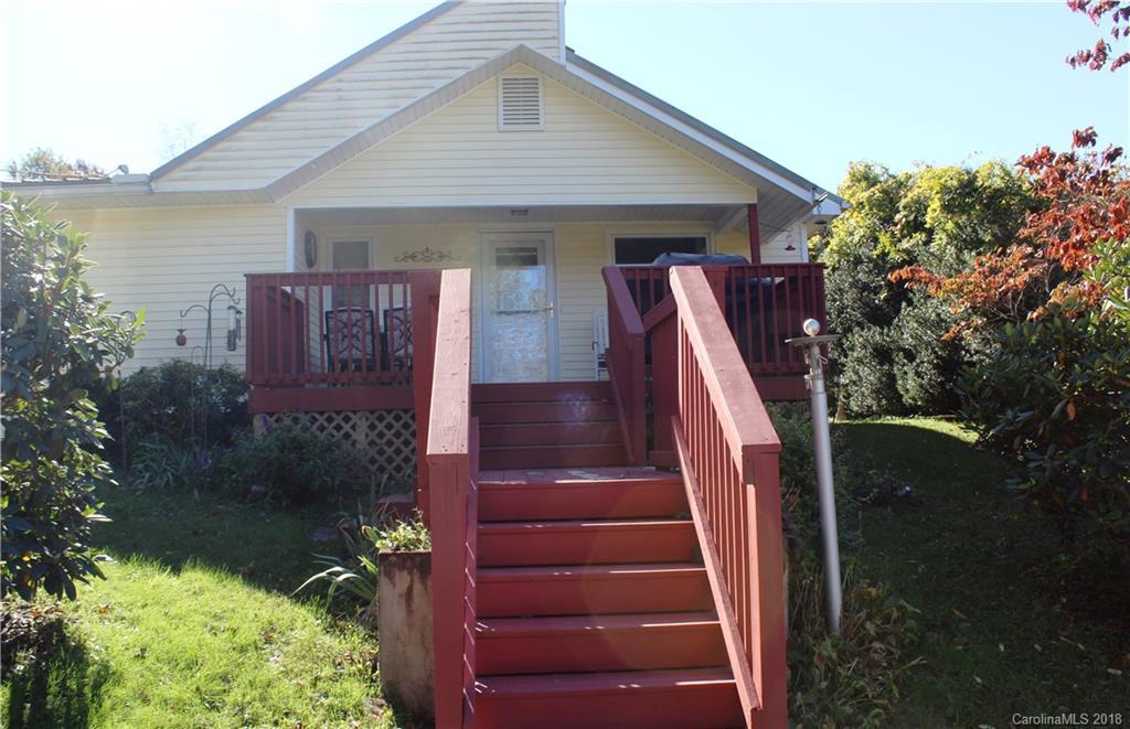 71 Whitehead Rd., Hendersonville, NC 28792