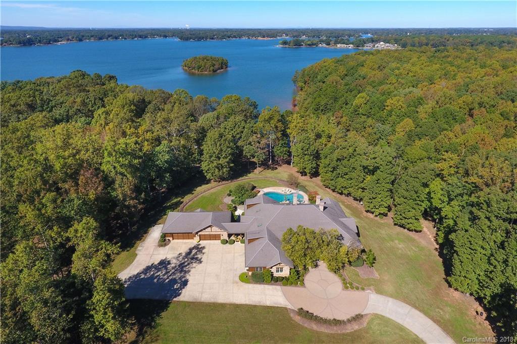 662 Langtree Rd., Mooresville, NC 28117