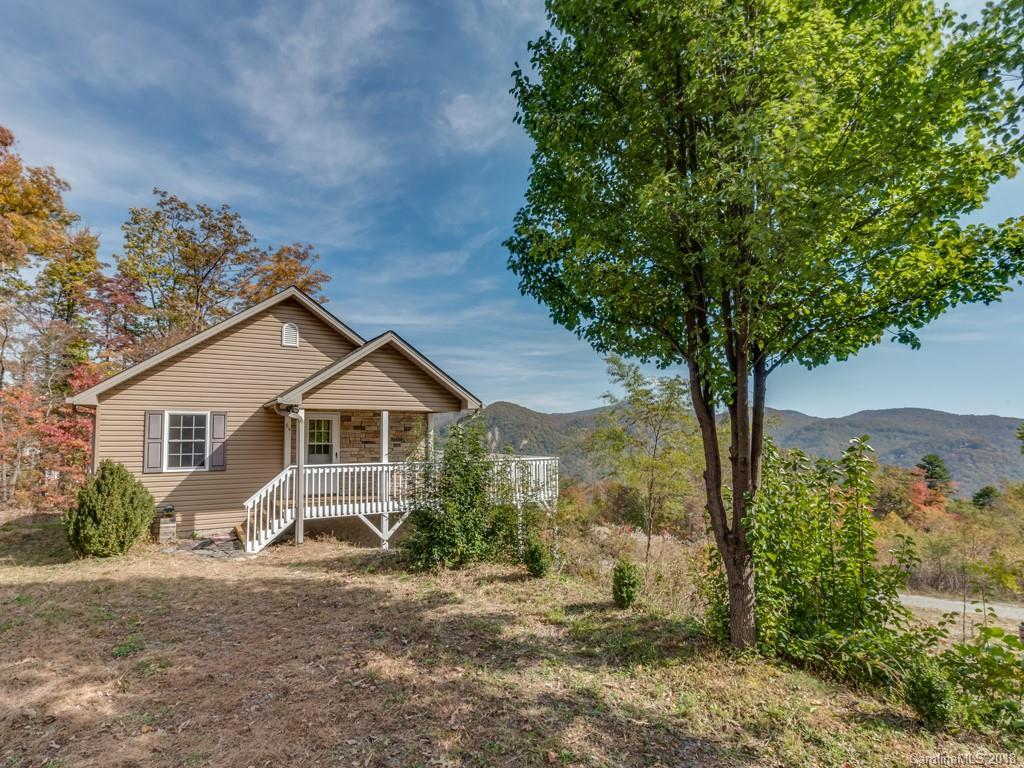 64 Autumn View Dr., Bat Cave, NC 28710