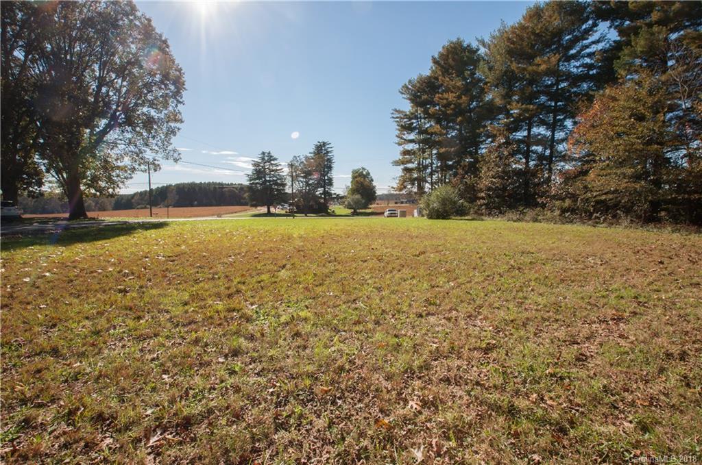 105 Colonial Heights Ln., Statesville, NC 28625