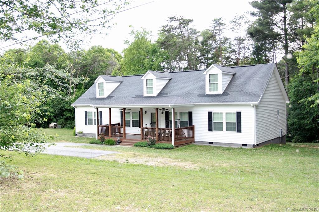 17 Wesley Branch Rd., Asheville, NC 28806