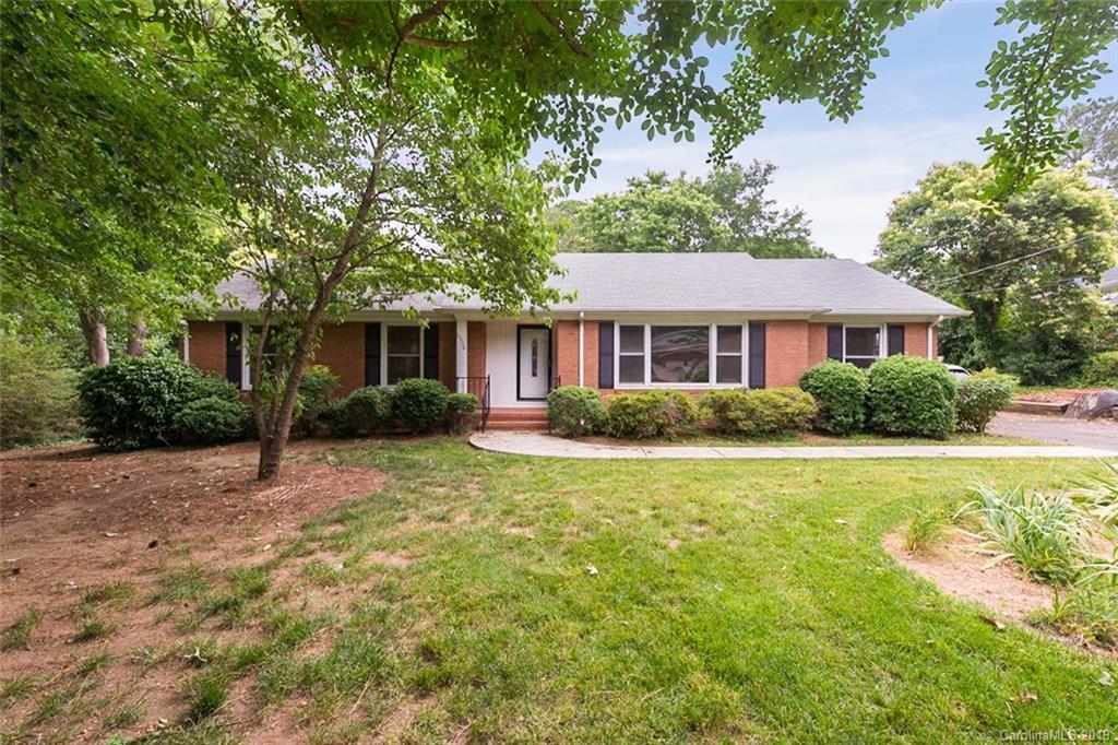 6908 Foxworth Dr., Charlotte, NC 28226