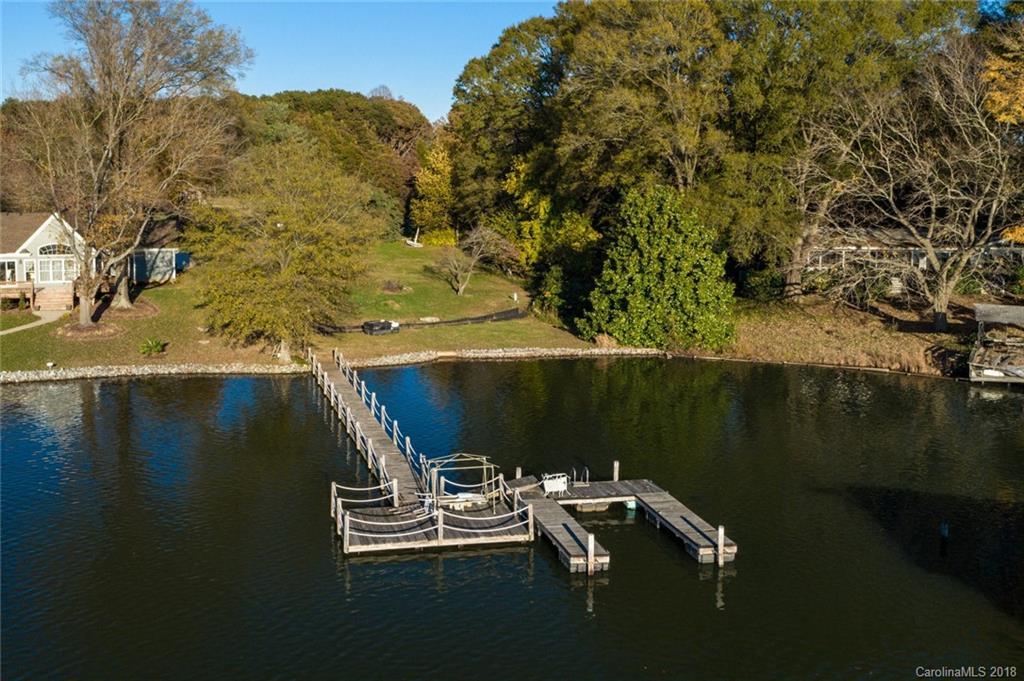 7142 Channelview Dr., Sherrills Ford, NC 28673