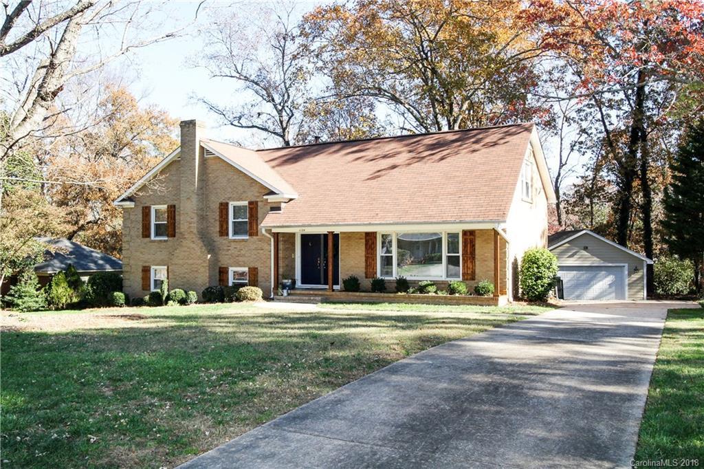 1124 Braeburn Rd., Charlotte, NC 28211