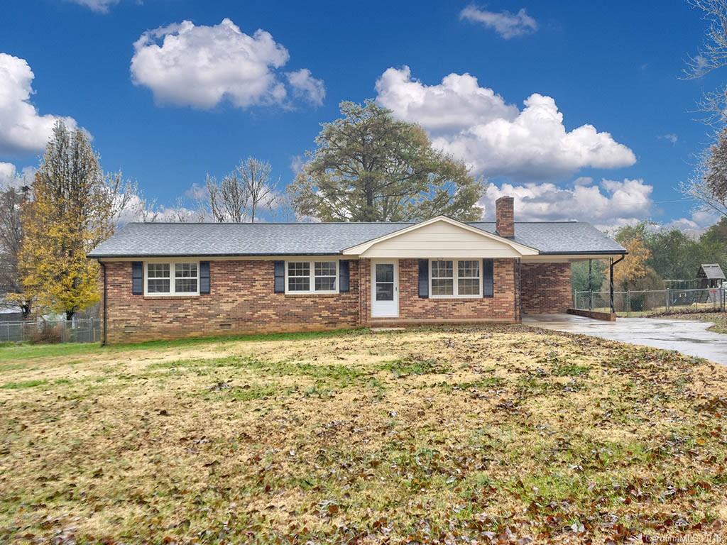 704 Winwood Dr., Gastonia, NC 28056