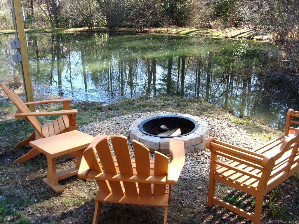 613 Stoney Mountain Rd., Hendersonville, NC 28791