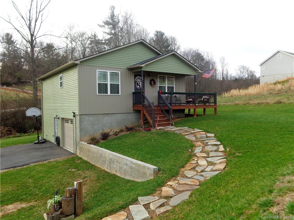 20 Daniel Brooke Dr., Asheville, NC 28806