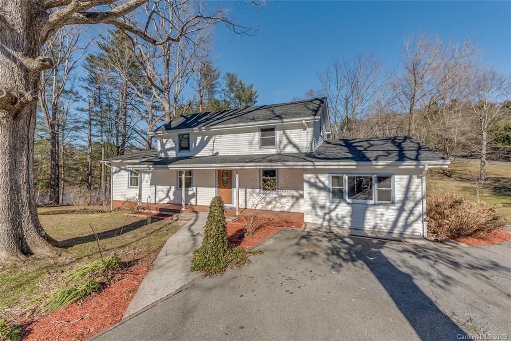 24 Country Rd., Hendersonville, NC 28791