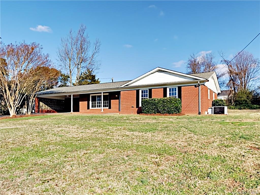 128 Quail Hollow Dr., Mooresville, NC 28117