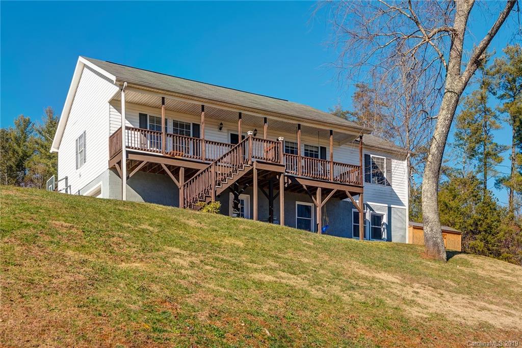 29 Quiet Woods Dr., Leicester, NC 28748