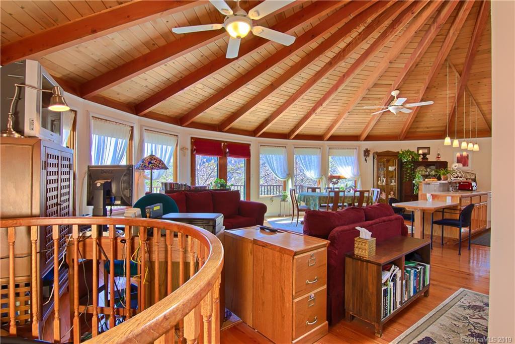 238 Wolf Creek Dr., Lake Lure, NC 28746