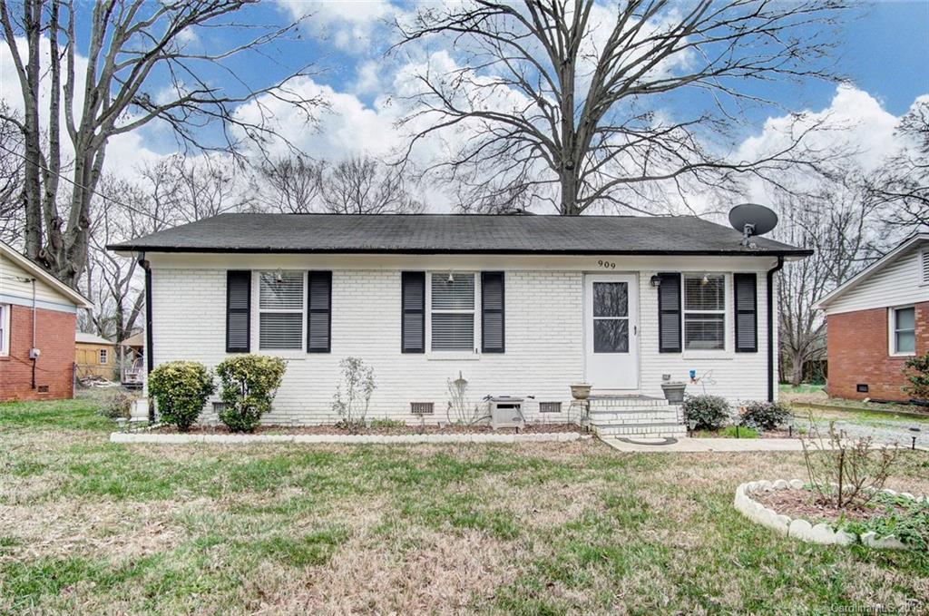 909 Lewiston Ave. #8, Charlotte, NC 28208