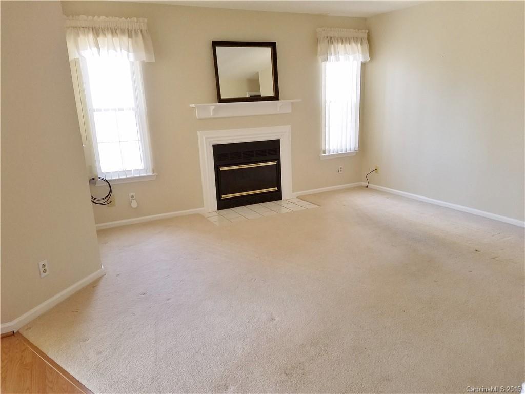 6000 Gray Gate Ln. #E, Charlotte, NC 28210