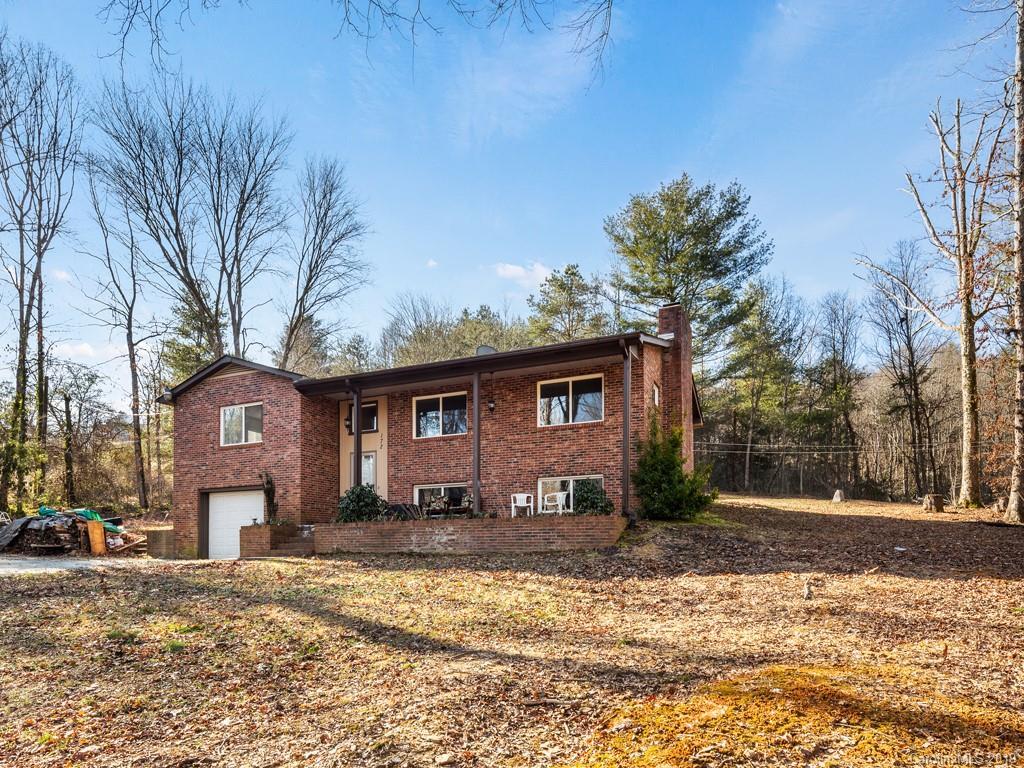 172 Bostwick Rd., Hendersonville, NC 28791