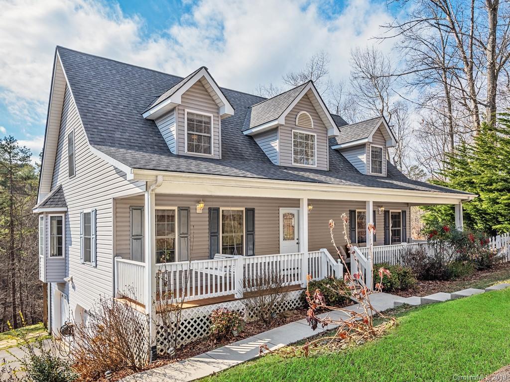 638 Southern Pines Pl., Leicester, NC 28748